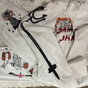 Never worn two piece sweat suit fits small or medium frame